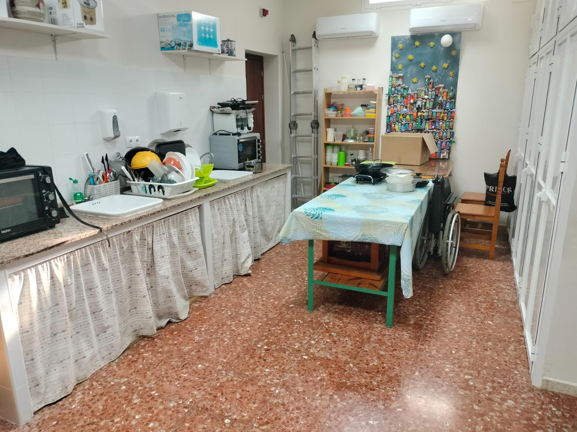 SE VENDE LOCAL COMERCIAL EN PUERTO REAL , ZONA BARRIADA 512