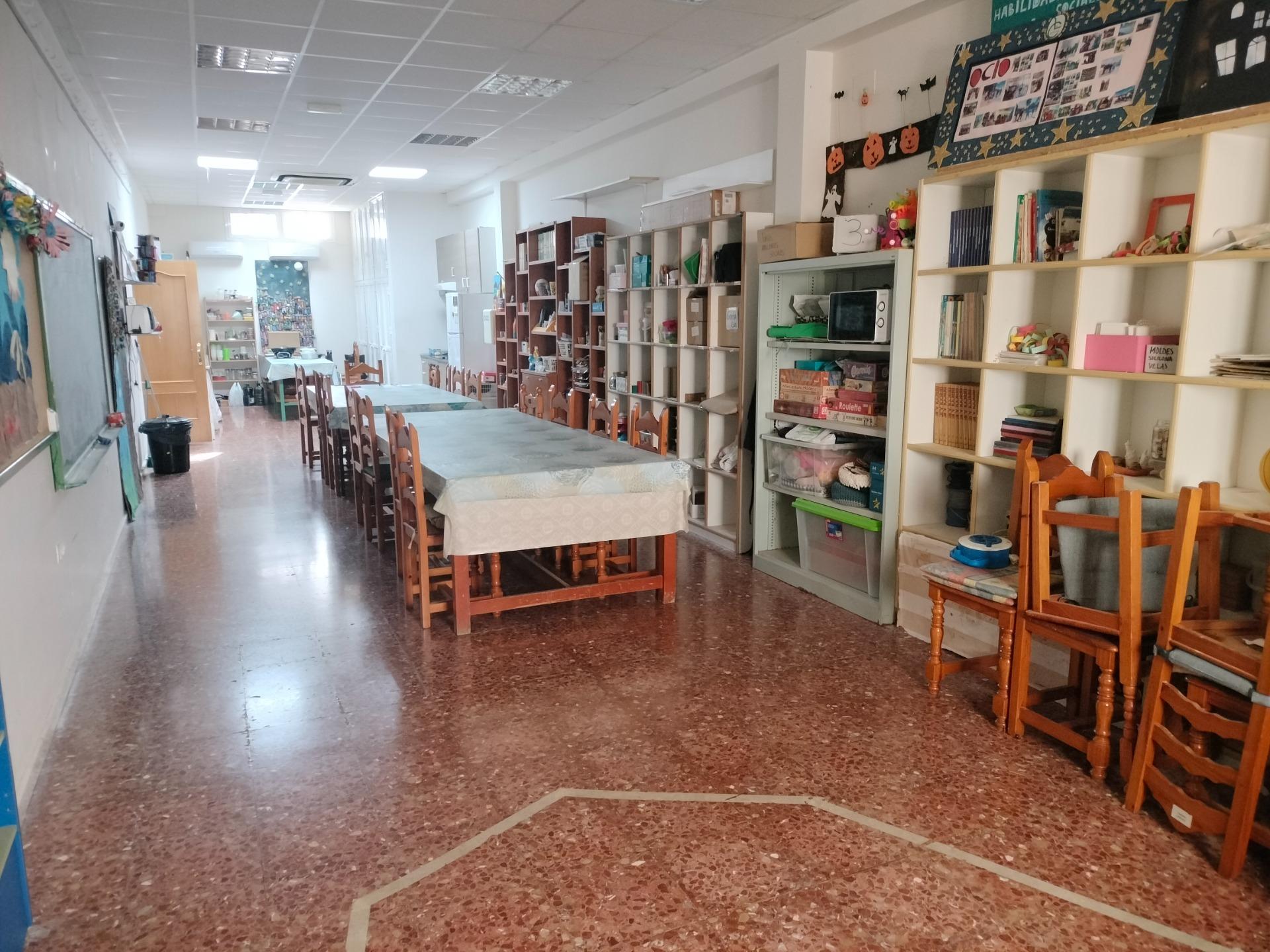 SE VENDE LOCAL COMERCIAL EN PUERTO REAL , ZONA BARRIADA 512