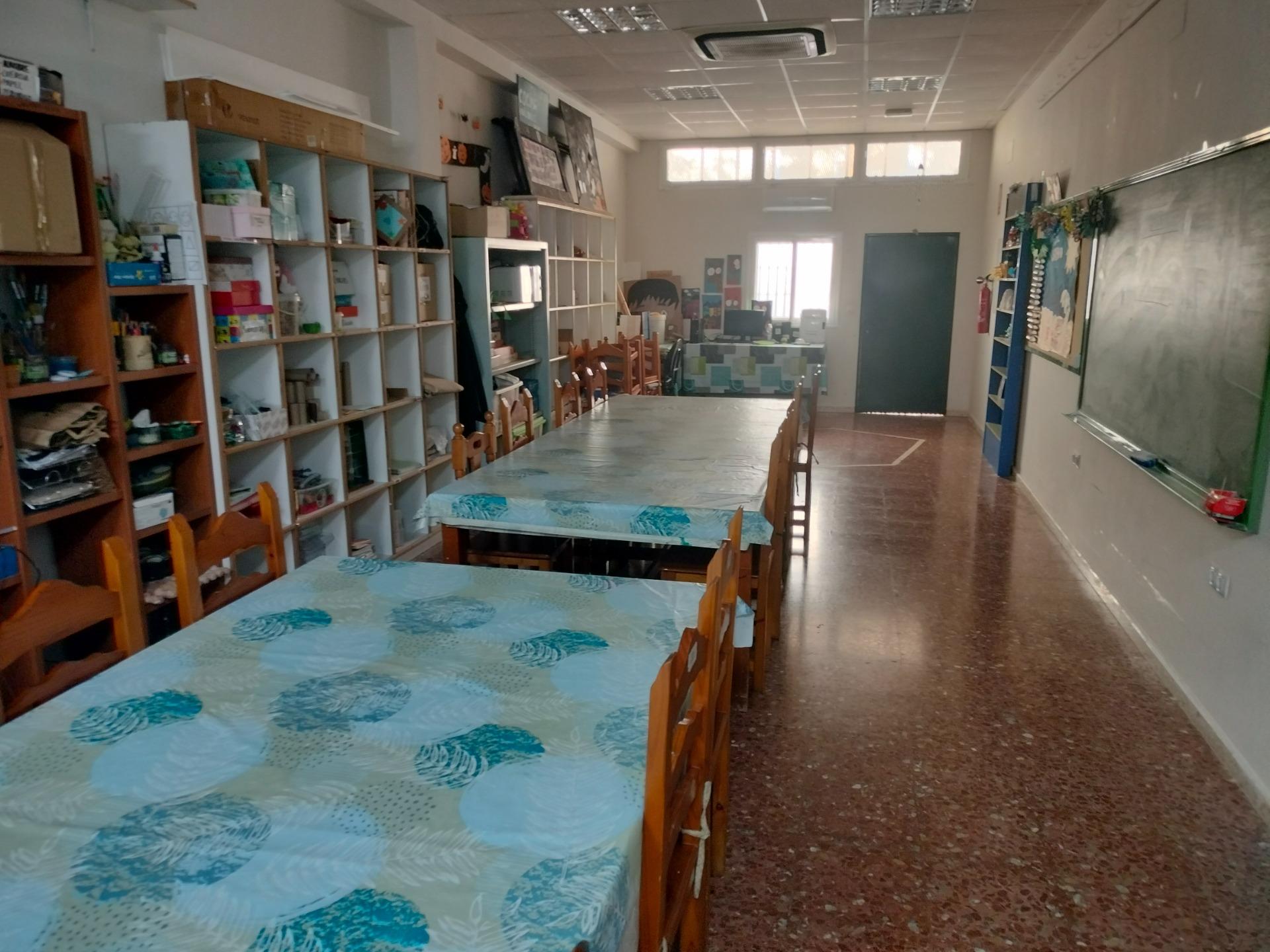 SE VENDE LOCAL COMERCIAL EN PUERTO REAL , ZONA BARRIADA 512