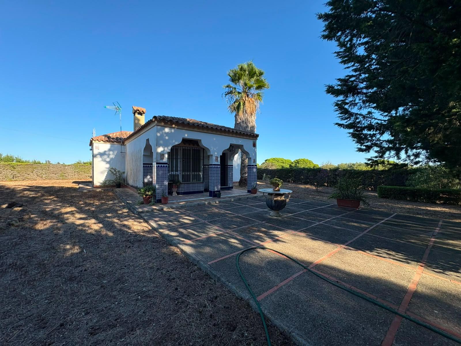 PARCELA RÚSTICA SEGREGADA DE 9.000 M² CON DOS EDIFICACIONES EN EL MARQUESADO, PUERTO REAL