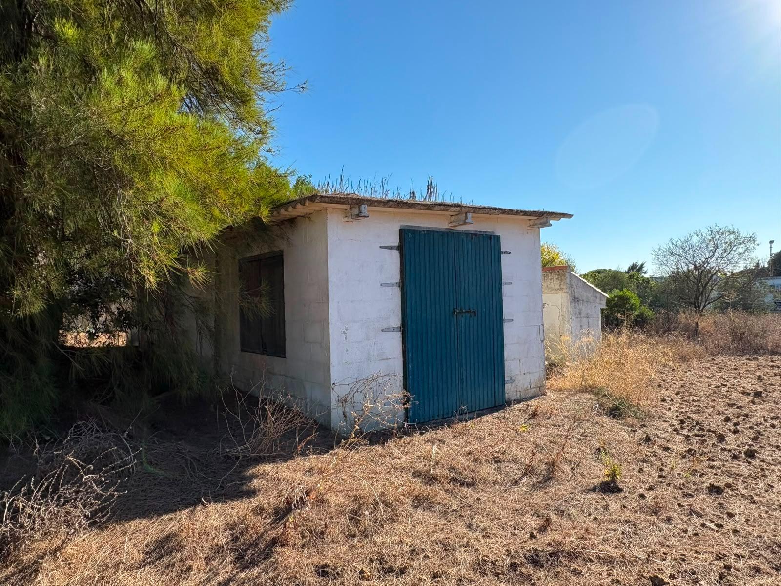 PARCELA RÚSTICA SEGREGADA DE 9.000 M² CON DOS EDIFICACIONES EN EL MARQUESADO, PUERTO REAL